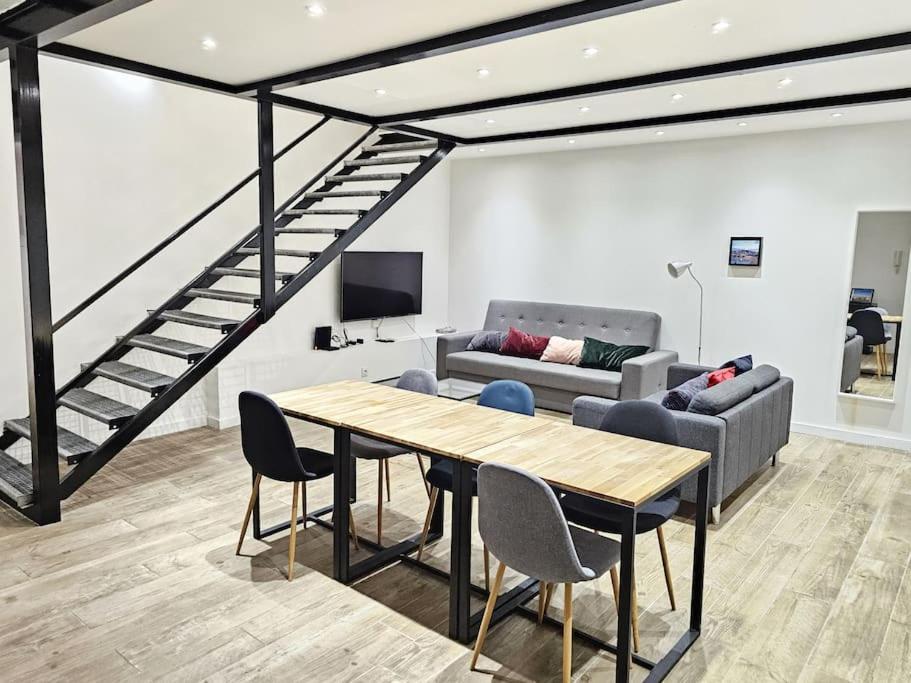 Апартаменты L'Atelier De La Sainte - Vieux Port Марсель Экстерьер фото