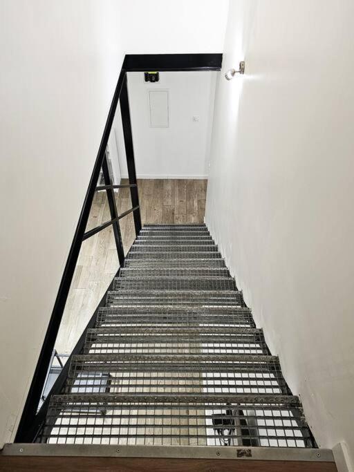 Апартаменты L'Atelier De La Sainte - Vieux Port Марсель Экстерьер фото