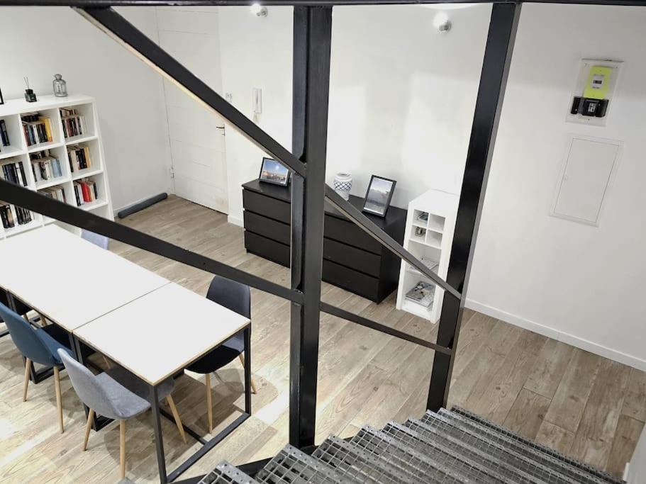 Апартаменты L'Atelier De La Sainte - Vieux Port Марсель Экстерьер фото