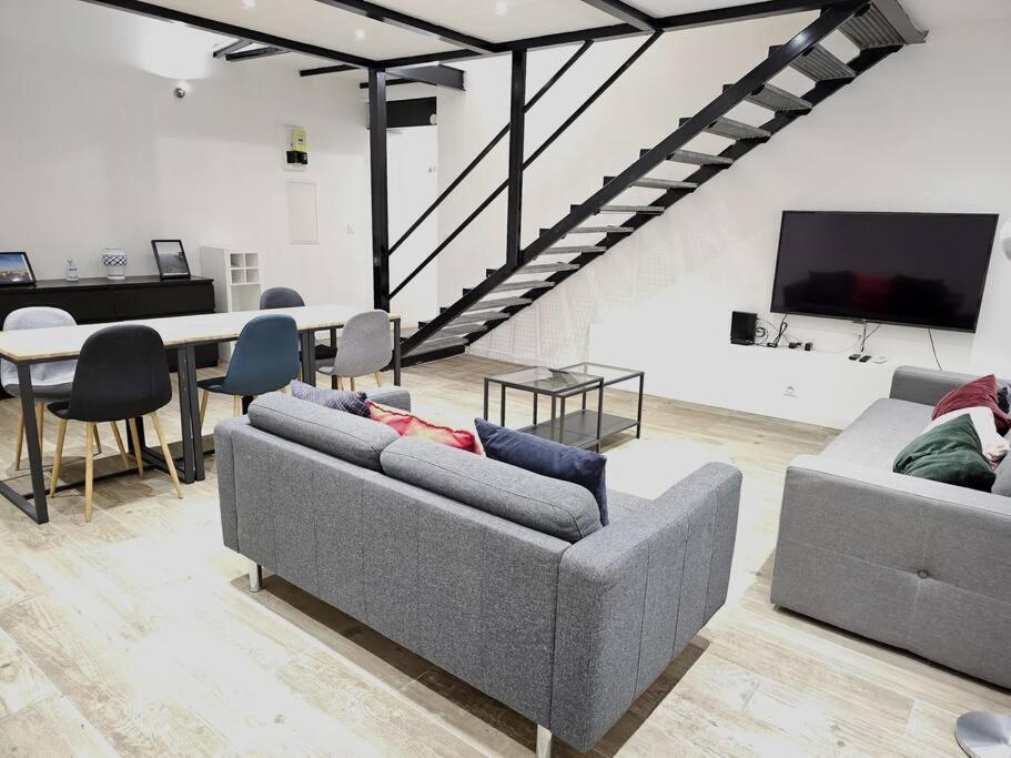 Апартаменты L'Atelier De La Sainte - Vieux Port Марсель Экстерьер фото